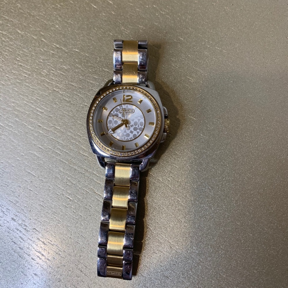 Two tone coach watch. Great condition.